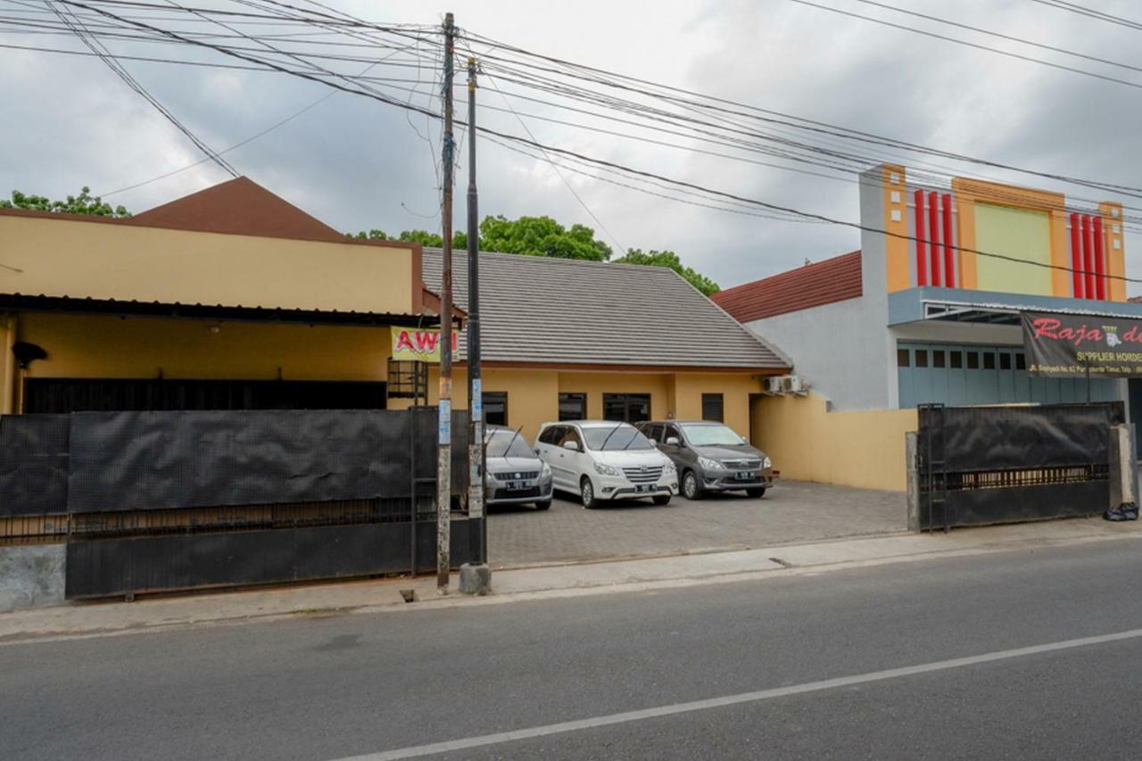 Hotel Reddoorz Near Living Plaza Purwokerto Exteriér fotografie