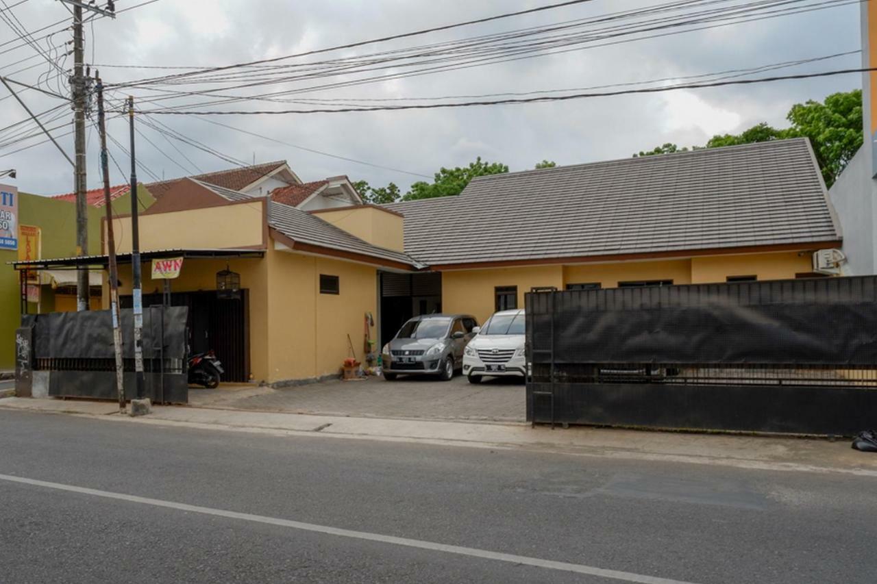 Hotel Reddoorz Near Living Plaza Purwokerto Exteriér fotografie