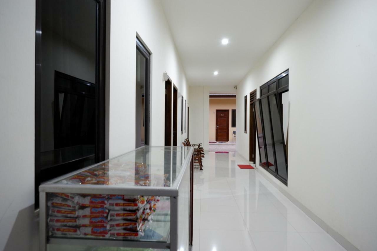 Hotel Reddoorz Near Living Plaza Purwokerto Exteriér fotografie