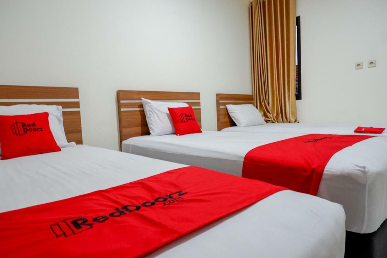 Hotel Reddoorz Near Living Plaza Purwokerto Exteriér fotografie