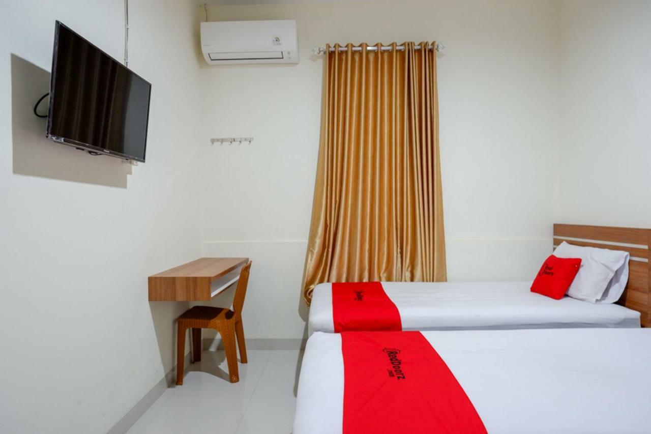 Hotel Reddoorz Near Living Plaza Purwokerto Exteriér fotografie