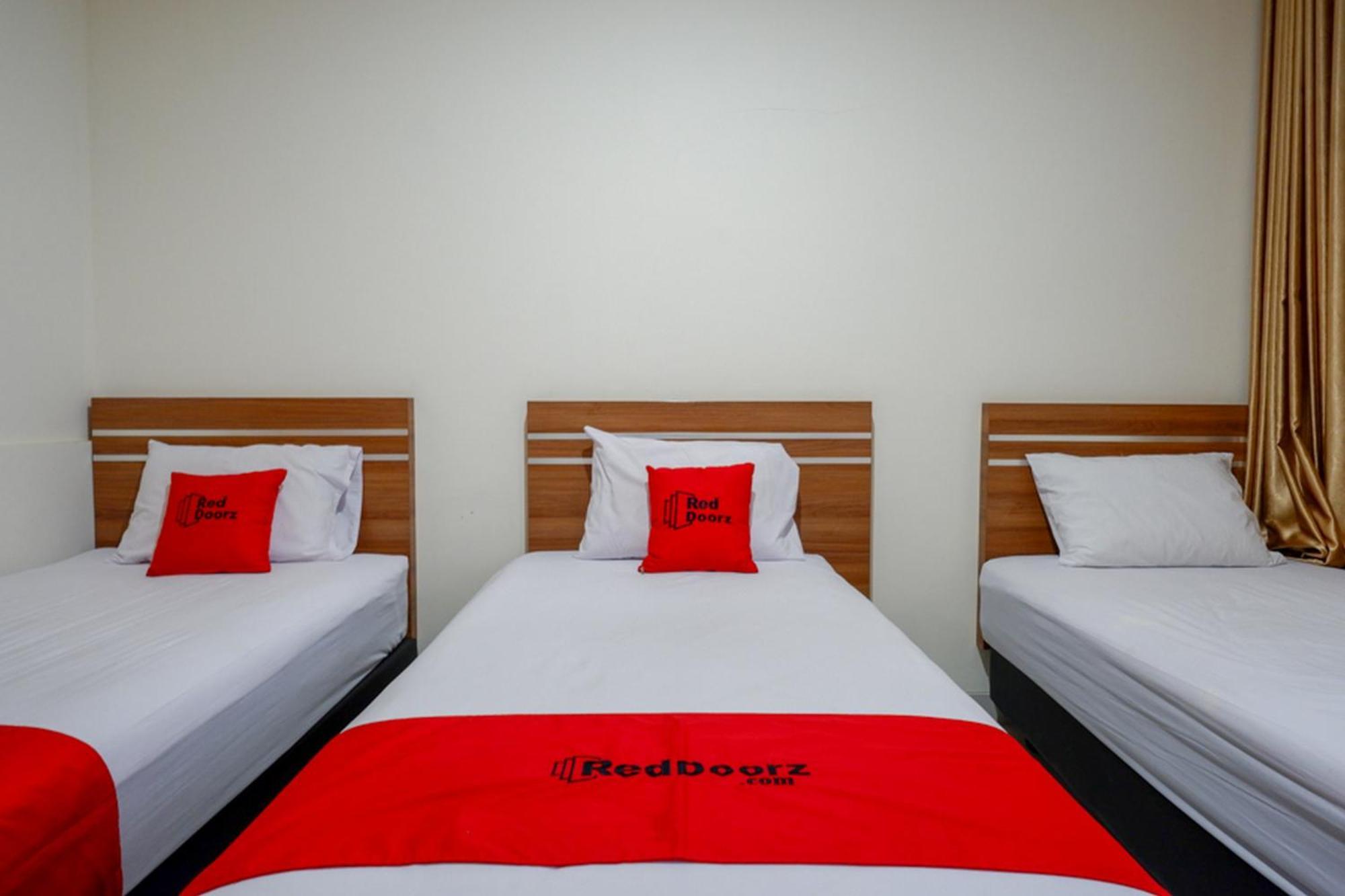 Hotel Reddoorz Near Living Plaza Purwokerto Exteriér fotografie